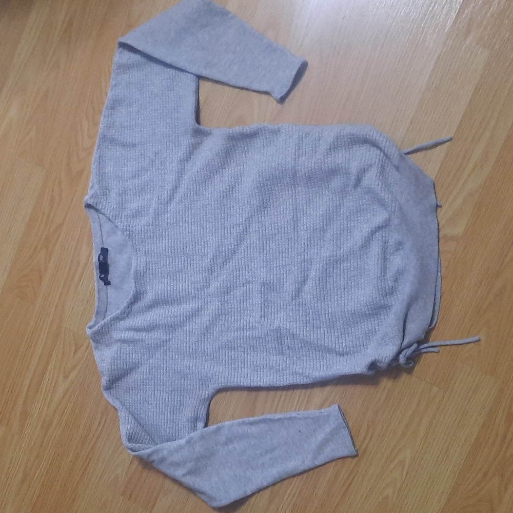 Le Chateau sweater